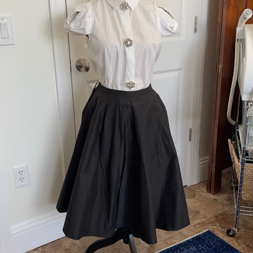 Sundance Taffeta black skirt. Timeless piece